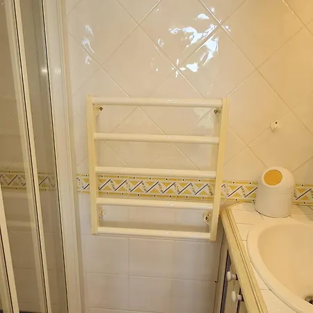 T3 Climatise En Rez-de-jardin, Piscine, Et Centre-ville A Pied - 6 Pers, Ste Maxime - Fr-1-780-42 Apartment *