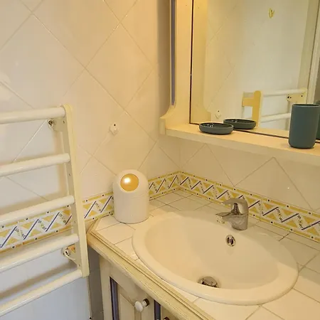 T3 Climatise En Rez-de-jardin, Piscine, Et Centre-ville A Pied - 6 Pers, Ste Maxime - Fr-1-780-42 Apartment *