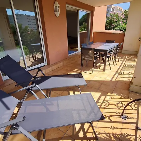 T3 Climatise En Rez-de-jardin, Piscine, Et Centre-ville A Pied - 6 Pers, Ste Maxime - Fr-1-780-42 Sainte-Maxime
