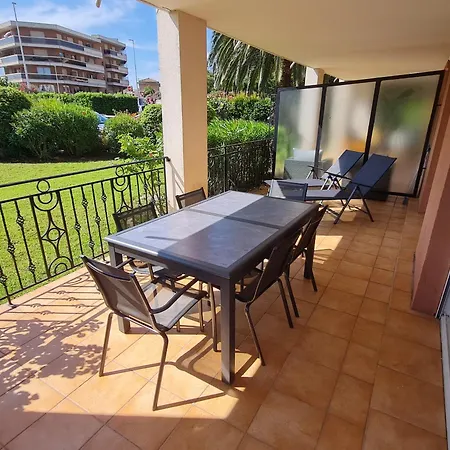 T3 Climatise En Rez-de-jardin, Piscine, Et Centre-ville A Pied - 6 Pers, Ste Maxime - Fr-1-780-42 *